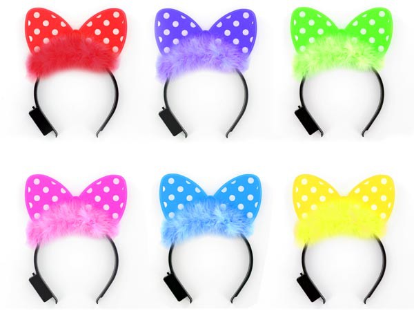 Haarreifen mit gepunkteter Schleife und Federn